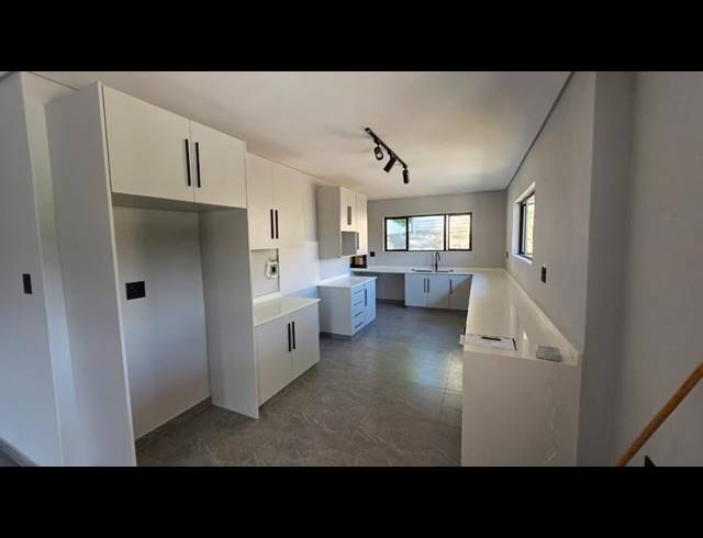 3 BEDROOM HOUSE FOR SALE IN ESCOMBE